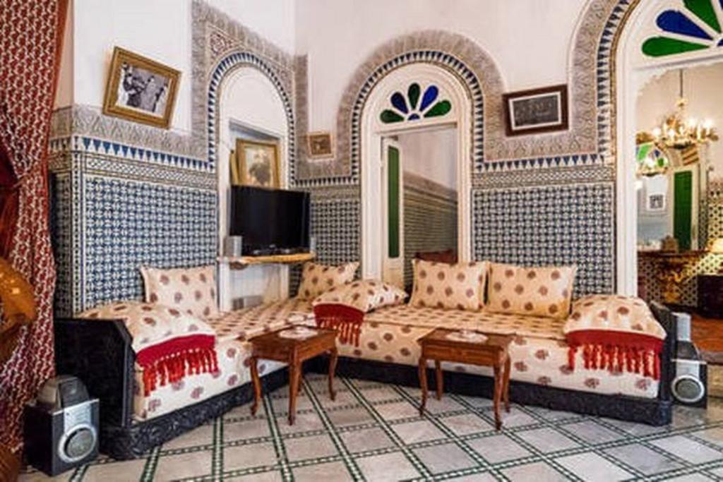 2 Bedroom Charming Apartment フェズ エクステリア 写真