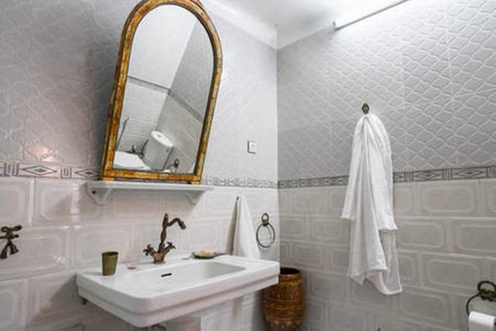 2 Bedroom Charming Apartment フェズ エクステリア 写真